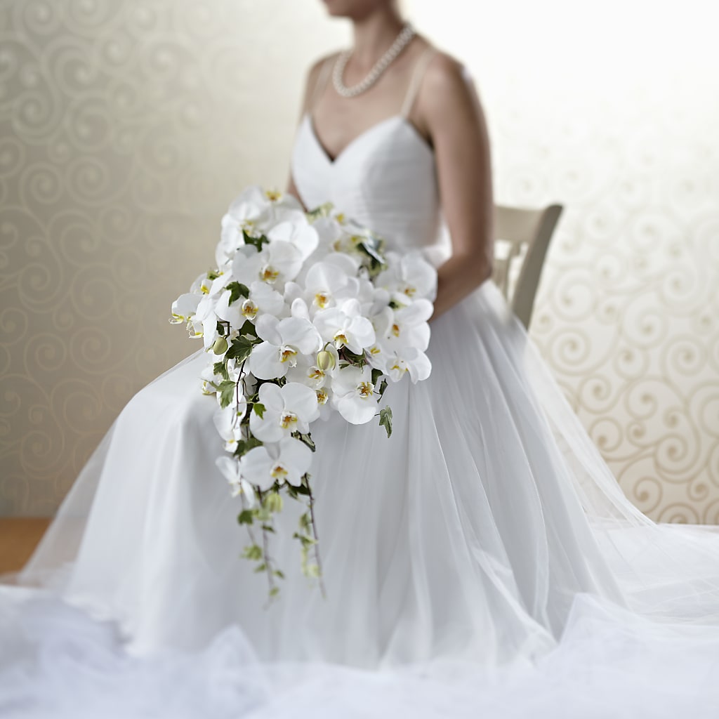 Classic White Bouquet – Love Blossoms, Easton PA