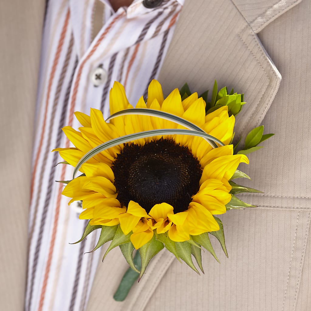 Free Spirit Boutonniere – Love Blossoms, Easton PA